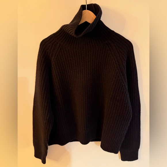 NILI LOTAN
Amaya Black Cashmere Sweater - Picture 3 of 8